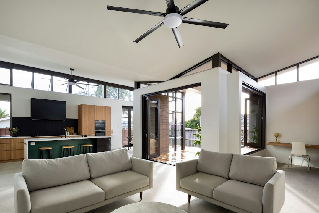 Impact of Ceiling Fan Direction on Heating Costs