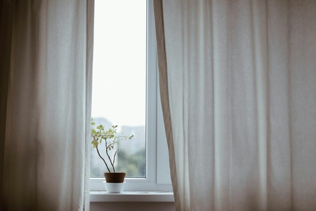 Maximizing Heat Retention Without Spiking Heating Bills
